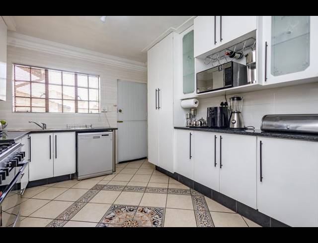 4 BEDROOM HOUSE FOR SALE IN DAWN PARK